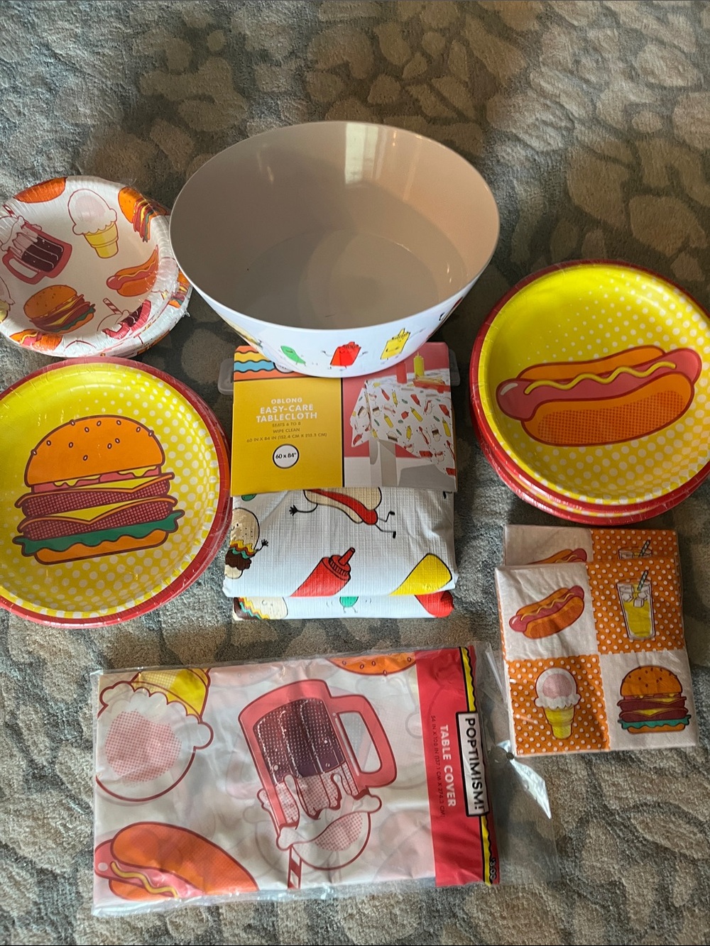 Summer Party Set 24 Plates, 16 Bowls, 2 tablecloths, 36 Napkins, 1 Serving Bowl